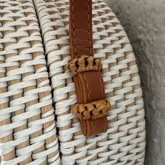 Round Cane Cross Body Shoulder Bag with Shells, Leather Strap & Snap Clo… - Picture 7 of 13